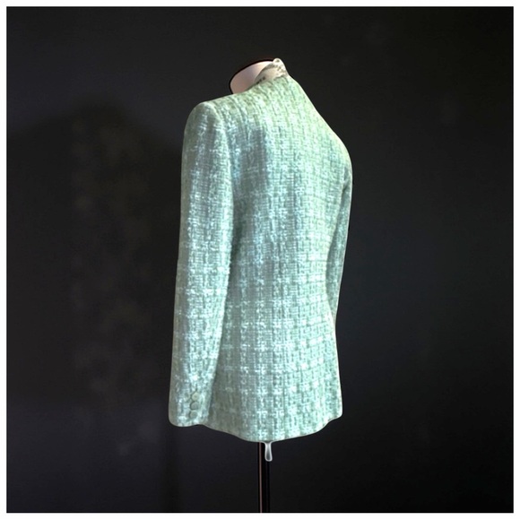 Carlisle Two-Piece Textured Suit – Mint Green Jacket & Skirt | Classic Luxury - Picture 7 of 15